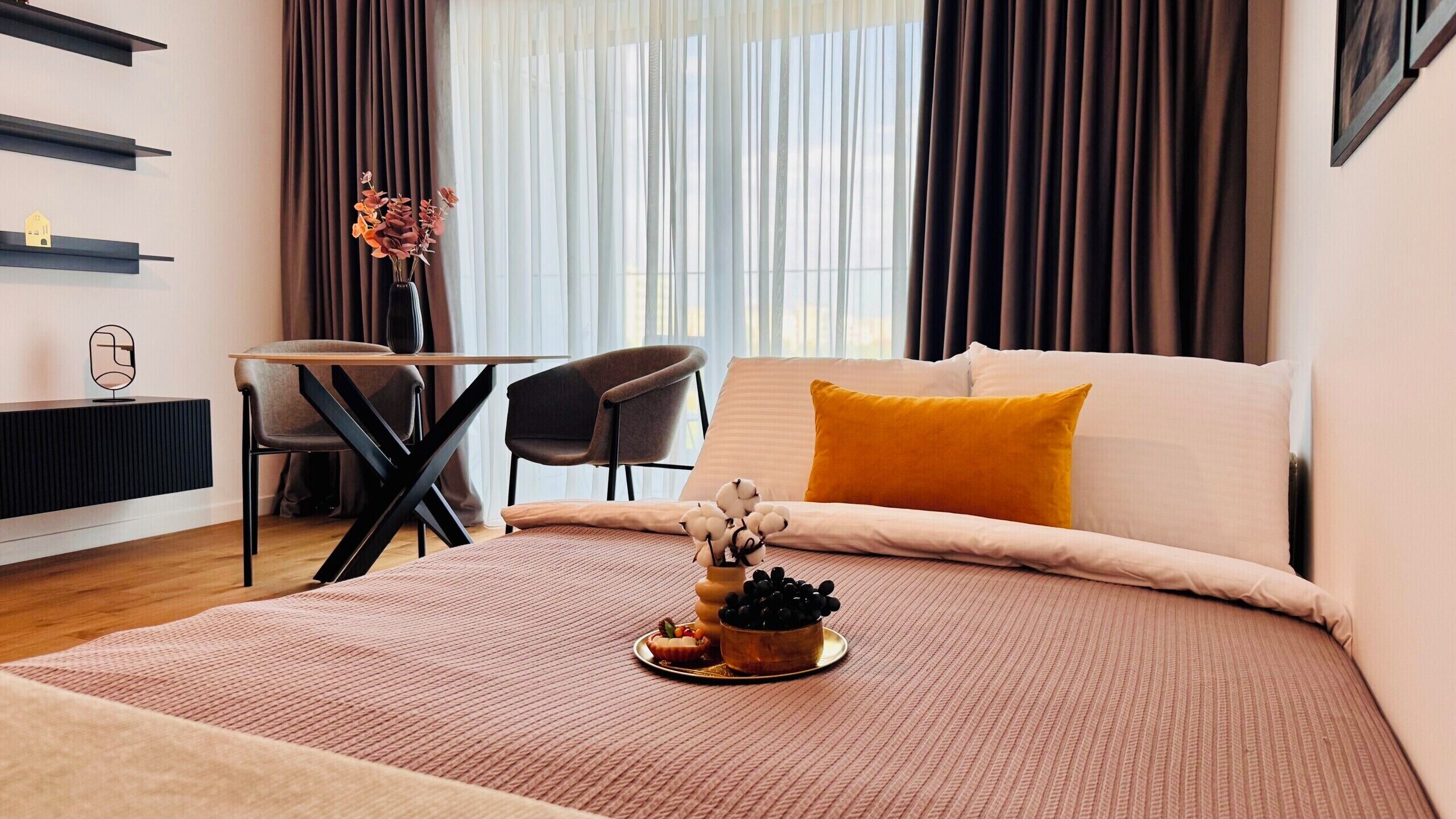 Apartemen Comfort, 1 kamar tidur, Bebas Asap Rokok, balkon | Tirai kedap cahaya, setrika/meja setrika, Wi-Fi gratis, dan seprai linen