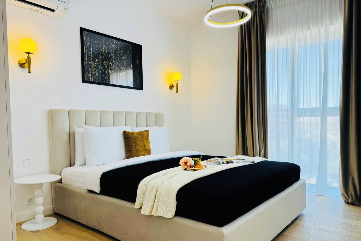 Cortinas blackout, tabla de planchar con plancha y wifi gratis