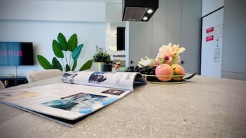 Apartamento conforto, 1 quarto, para não fumantes, sacada | Parte interna