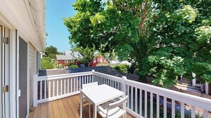 Outdoor dining - Newly Renovated Top Floor East End 2BR Condo - Sleeps 4! (Provincetown)