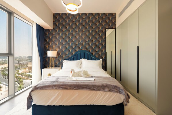 1 bedroom, in-room safe, desk, iron/ironing board