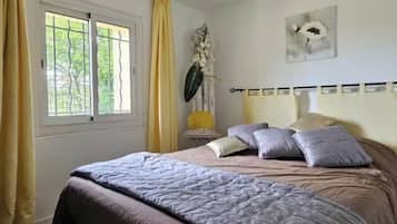 1 bedroom, iron/ironing board, free WiFi, wheelchair access