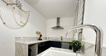 The sea effect on the banks of the Loire