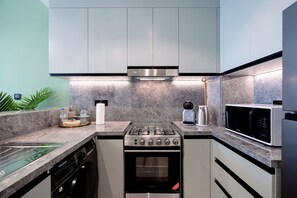Fridge, microwave, oven, stovetop