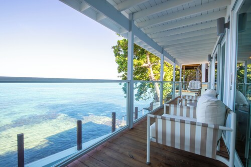 Villa Candela Oceanfront - Waterfront Retreat