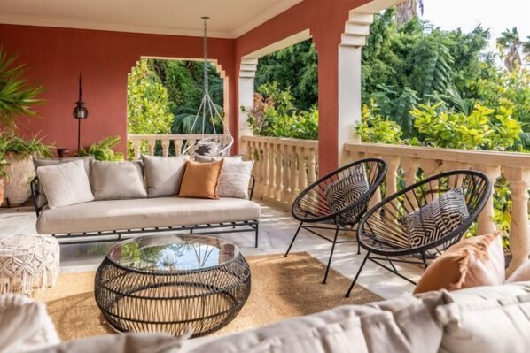 Room - All About Las Adelfas (Marbella)