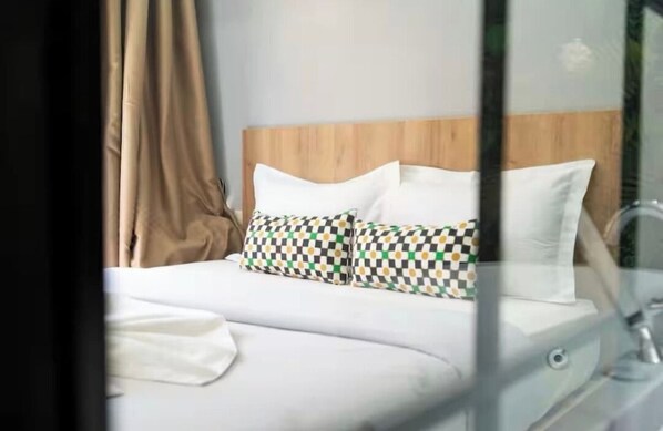 1 bedroom, iron/ironing board, Internet