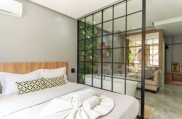 1 bedroom, in-room safe, iron/ironing board, free WiFi