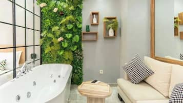 Serviettes fournies, savon, papier toilette