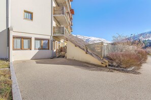 Exterior - 'Superdevoluy' Apartment with Mountain View and Balcony (Dévoluy)