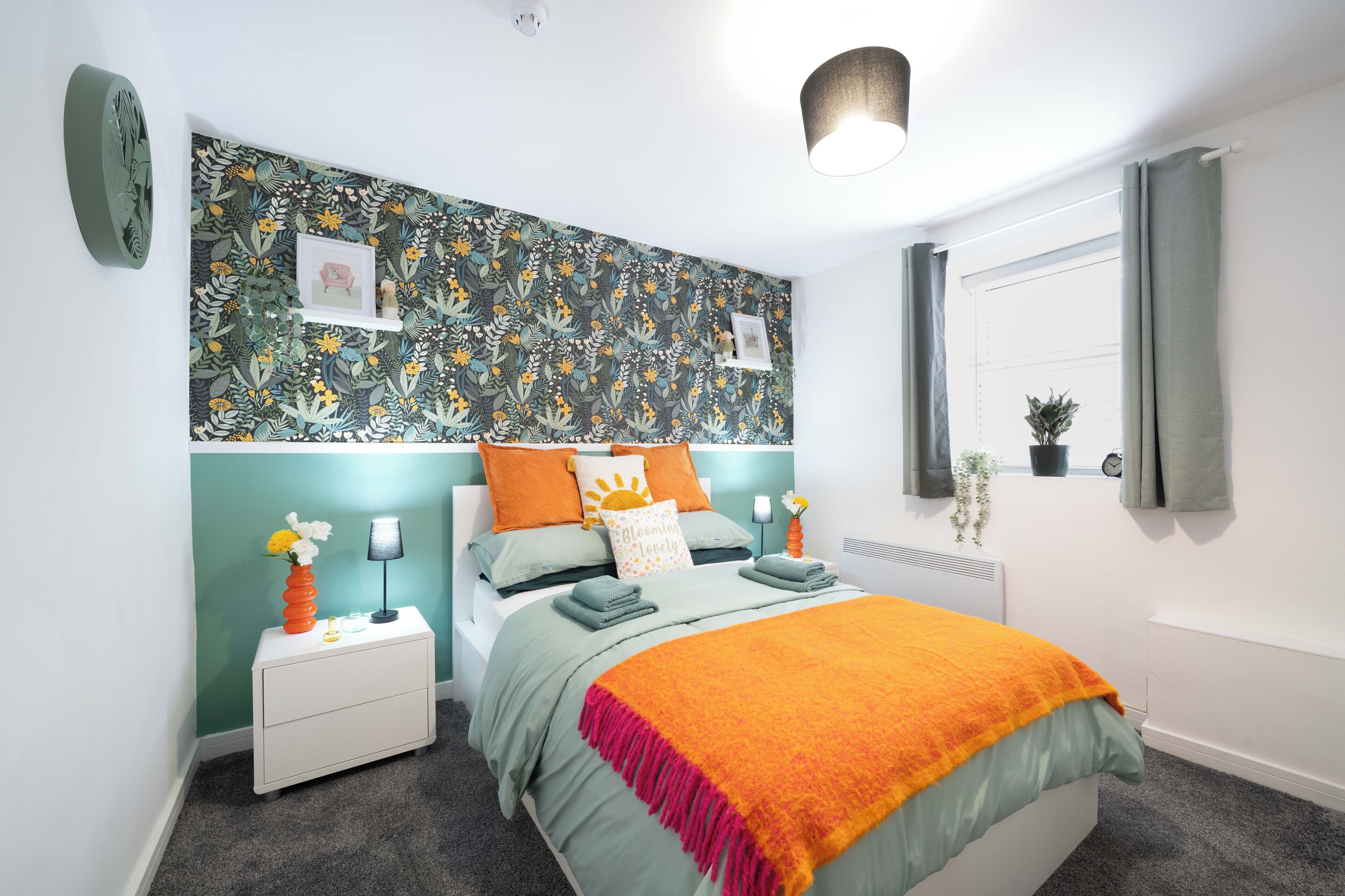 1 habitación, tabla de planchar con plancha, wifi gratis y ropa de cama 