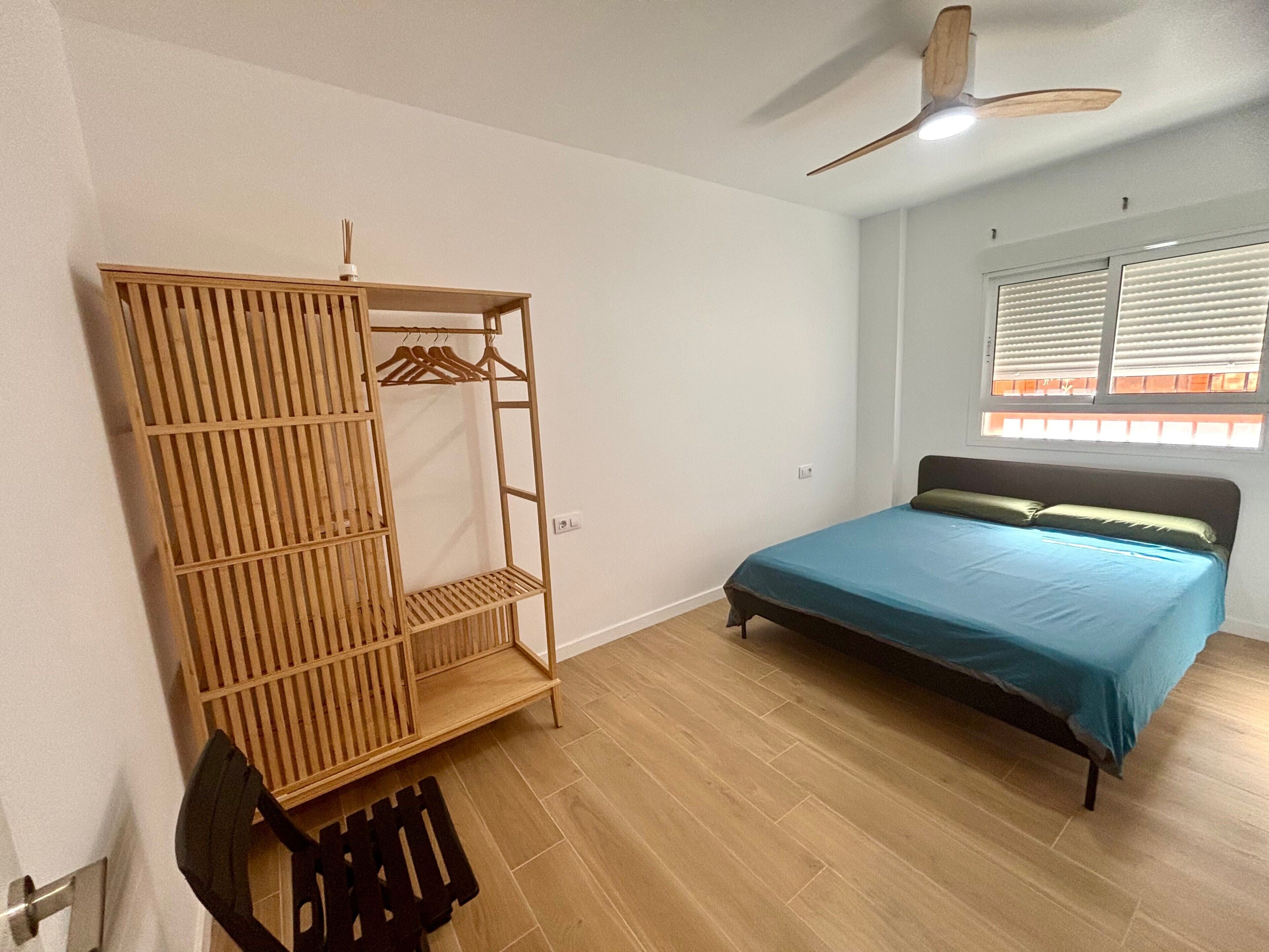 2 slaapkamers, een strijkplank/strijkijzer, wifi, beddengoed