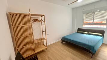 2 slaapkamers, een strijkplank/strijkijzer, wifi, beddengoed