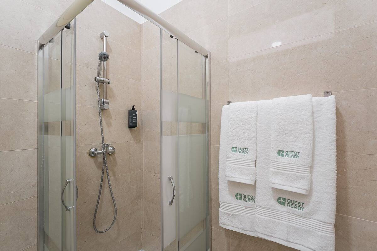 Apartment (Room with Balcony) | Bathroom