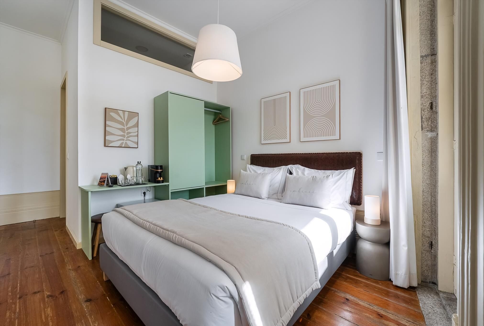 Apartment (King Room with Balcony) | Minibar, desk, laptop workspace, free WiFi