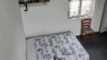 1 Schlafzimmer, BĂŒgeleisen/BĂŒgelbrett, WLAN, BettwĂ€sche