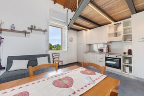 Interior - La Casa di Lillo Angera – Cozy Apartment Near Lakefront with Parking (Angera)