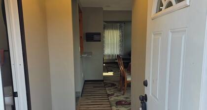 Delightful 3-bedroom house in Cuyahoga Falls