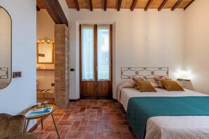 7 bedrooms, iron/ironing board, free WiFi, bed sheets - Podere Gellino 14, Emma Villas (Chianciano Terme)