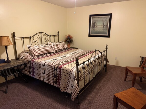 2 عدّة غرف نوم وواي فاي وملاءات أسرّة