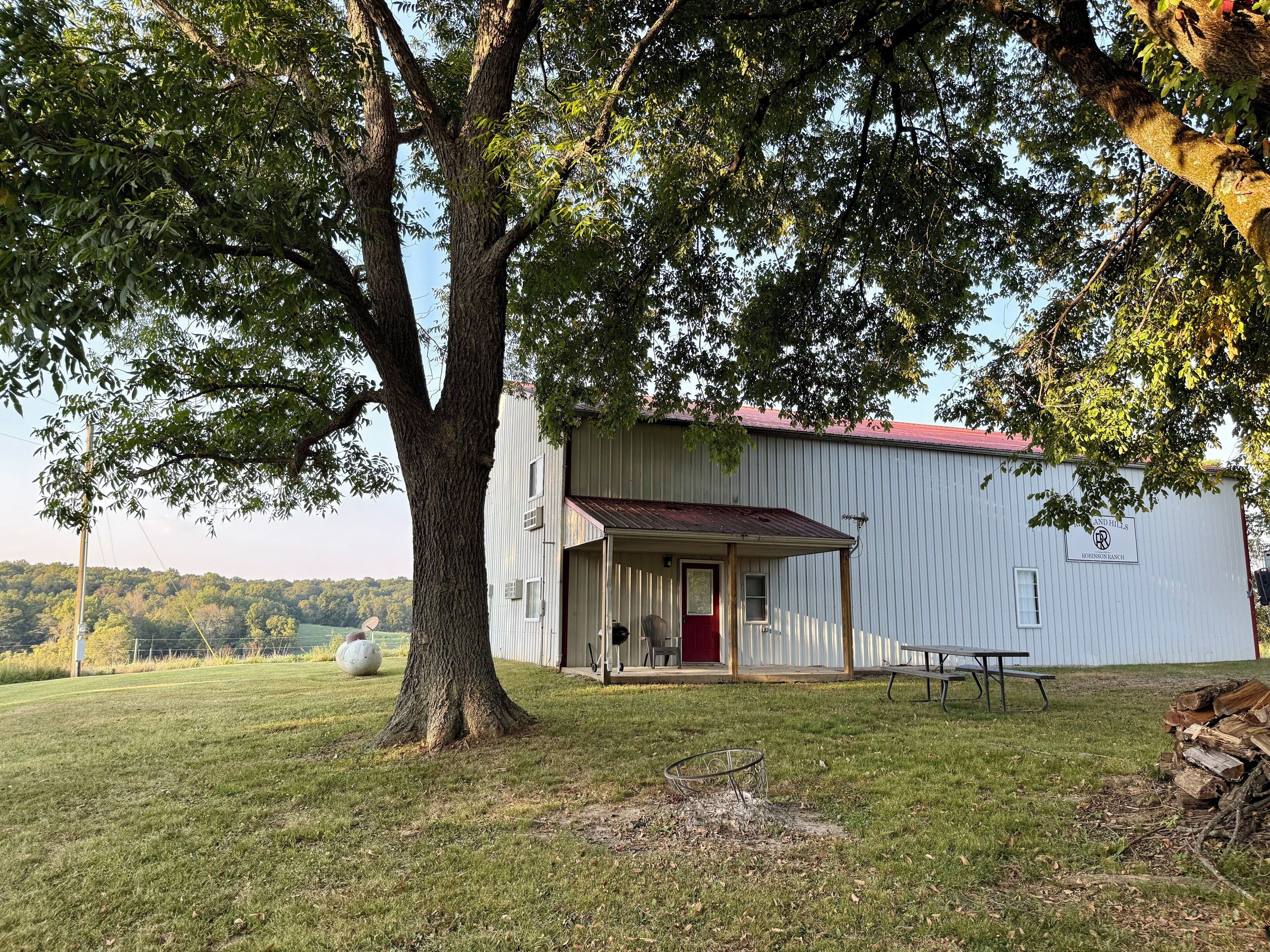 المنشأة من الخارج