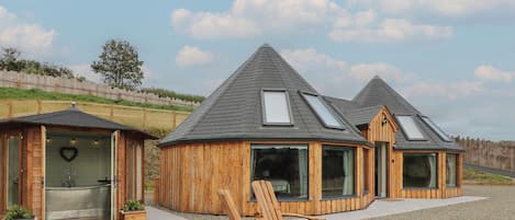 المنطقة المحيطة بالمنشأة