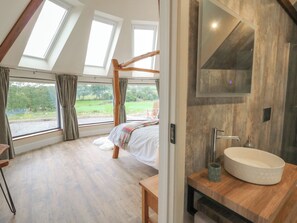 1 bedroom, individually decorated, individually furnished, free WiFi - Yr Awen - Inspiration (Lampeter)