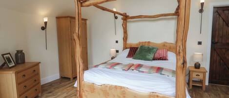 1 bedroom, individually decorated, individually furnished, free WiFi