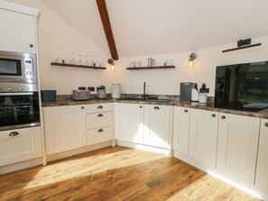 Dishwasher, cookware/dishes/utensils