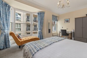 4 bedrooms, iron/ironing board, travel crib, free WiFi