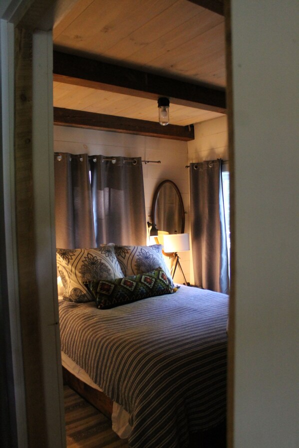 3 bedrooms, WiFi, bed sheets, wheelchair access