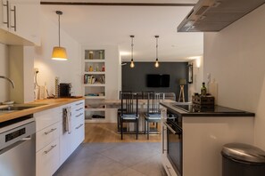 Microwave, oven, stovetop, dishwasher