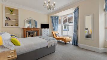 4 bedrooms, iron/ironing board, travel crib, free WiFi