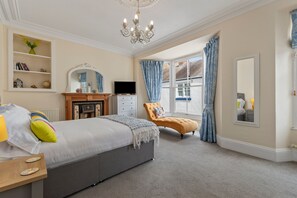 4 bedrooms, iron/ironing board, travel crib, free WiFi