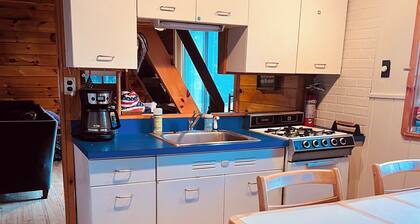 Crystal Lake Camp Getaway – 3BR with Bunk Room & Private Lake Access