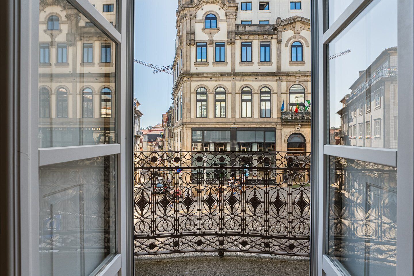 Apartemen (One-Bedroom Apartment with Balcony)