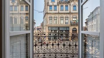 Apartment (One-Bedroom Apartment with Balcony)