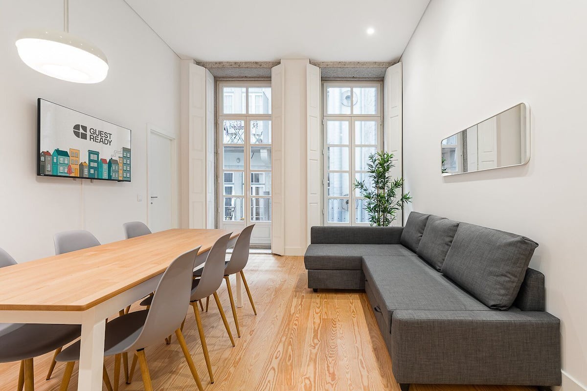 LĂ€genhet (Two-Bedroom Apartment with Balcony) | Vardagsrum