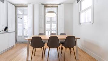 Apartamento (Two-Bedroom Apartment) | Opções para refeição