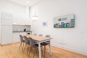 Departamento (Two-Bedroom Apartment with Balcony) | Insonorización, tabla de planchar con plancha y wifi gratis