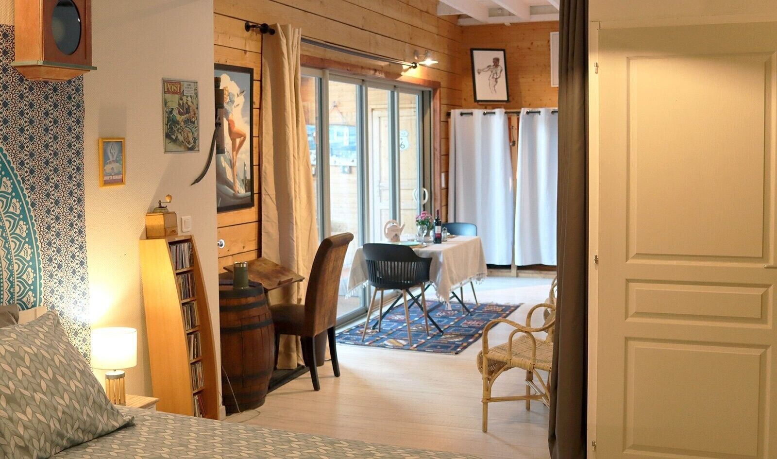 1 bedroom, desk, iron/ironing board, WiFi