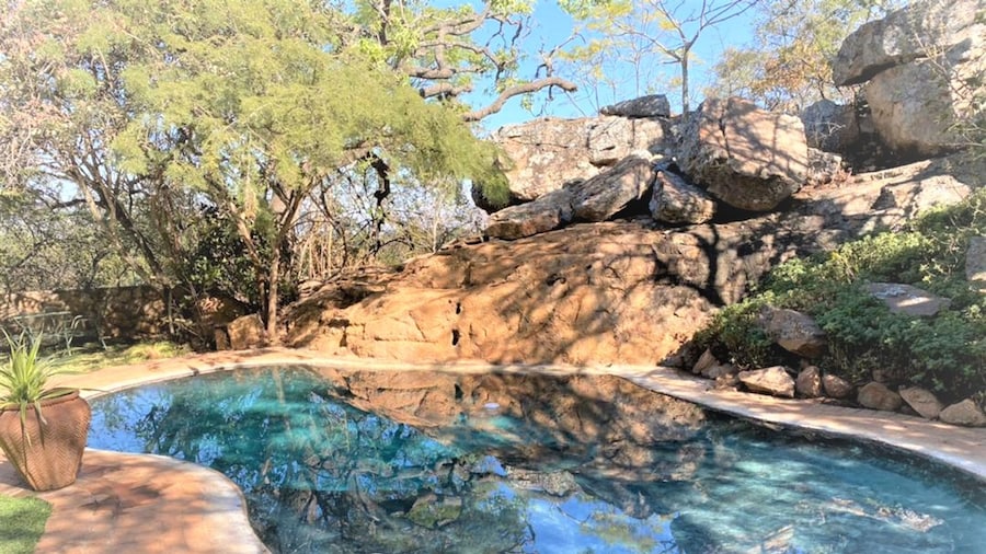 Family Lodge in Natural African Bush - 2115