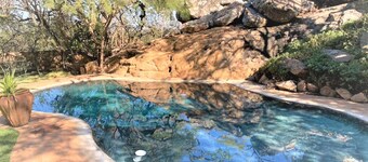 Family Lodge in Natural African Bush - 2115