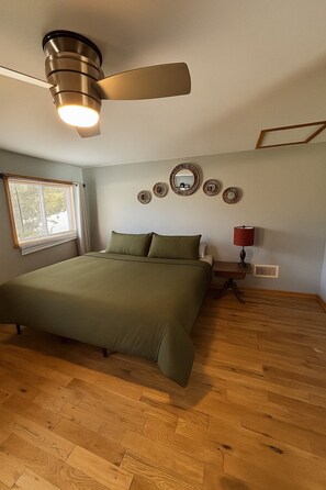 4 bedrooms, travel cot, WiFi, bed sheets