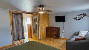 4 bedrooms, travel cot, WiFi, bed sheets - 4 bd/ 10 min to downtown W/D (Indianapolis)