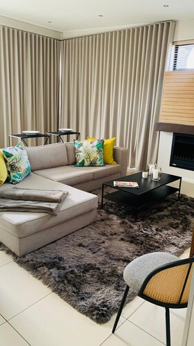 Lovely 3 bed With Splash Pool in Seapoint - 2245