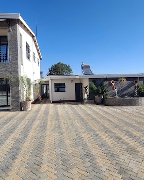 6 bedrooms
