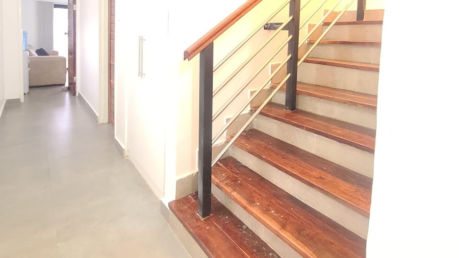 Luxurious 6 bed 6 Baths in Sunridge - 2299