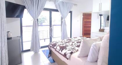 Luxurious 6 bed 6 Baths in Sunridge - 2299