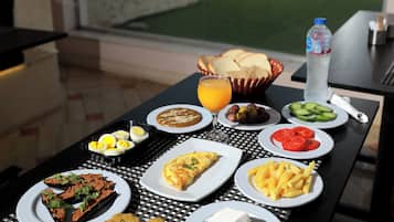 Free daily full breakfast